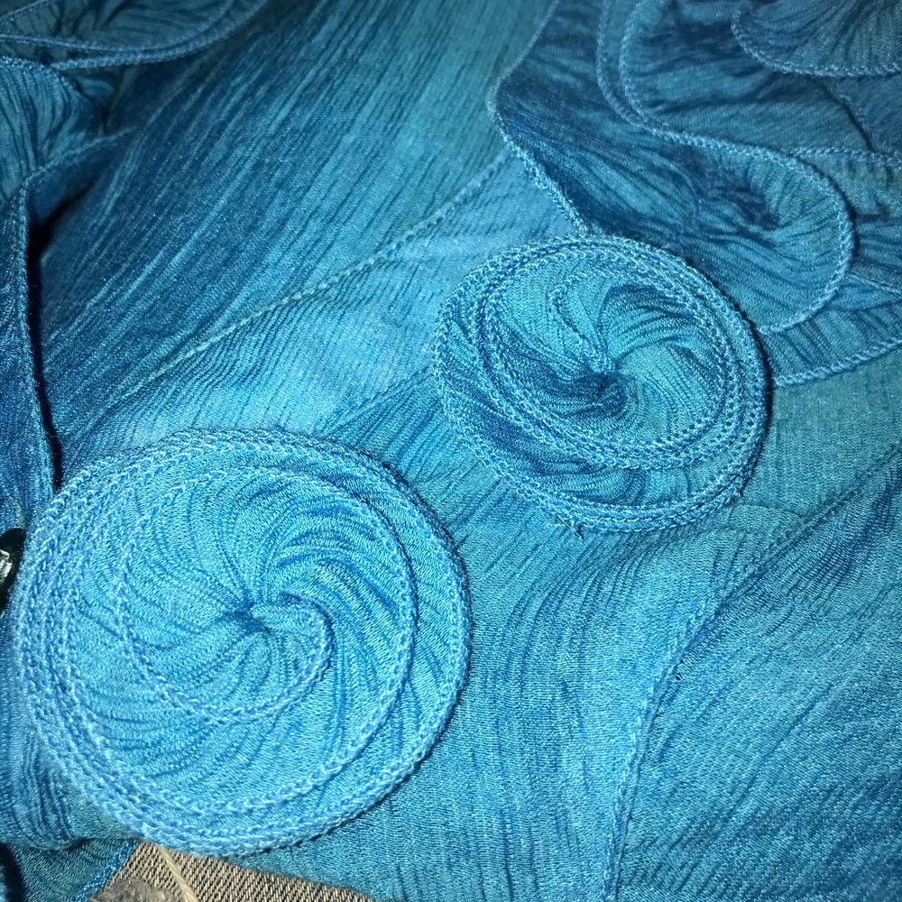 Coalition Ruffled Turquoise Top Size:Small - Picture 4 of 12